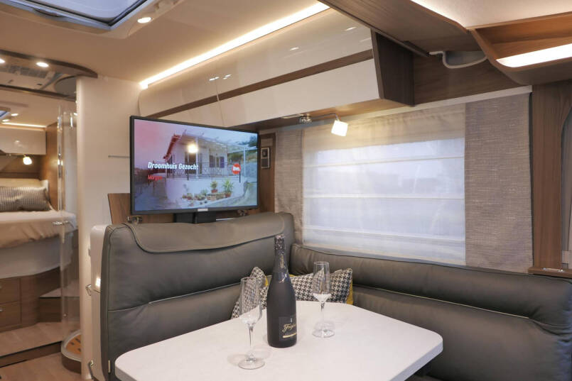 Hymer BML-I 790 MasterLine | Queensbed | Levelsysteem | Hefbed | Lithium | 34