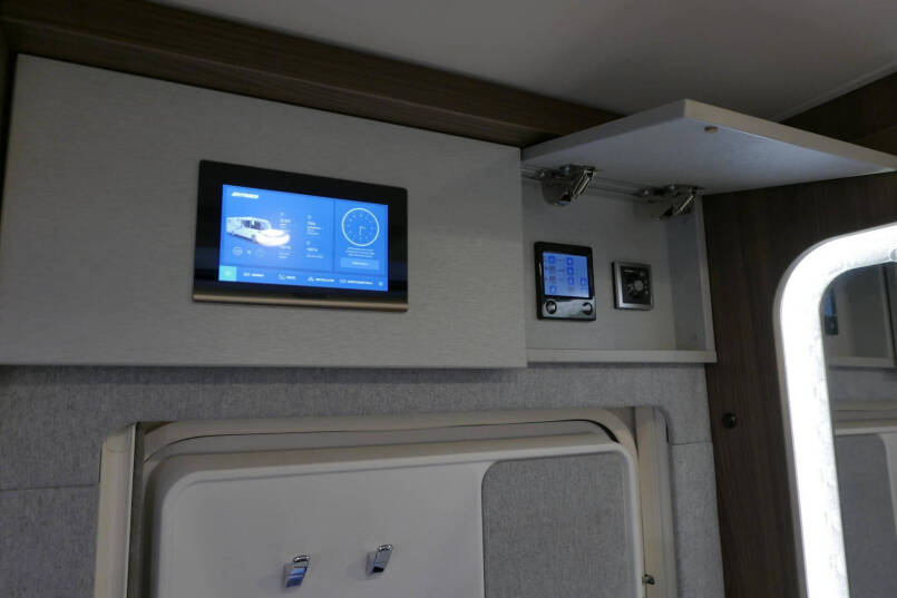 Hymer BML-I 790 MasterLine | Queensbed | Levelsysteem | Hefbed | Lithium | 36