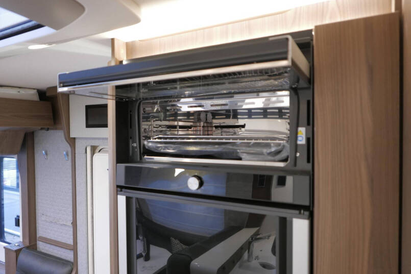 Hymer BML-I 790 MasterLine | Queensbed | Levelsysteem | Hefbed | Lithium | 41