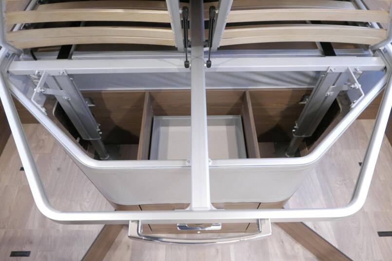 Hymer BML-I 790 MasterLine | Queensbed | Levelsysteem | Hefbed | Lithium | 50