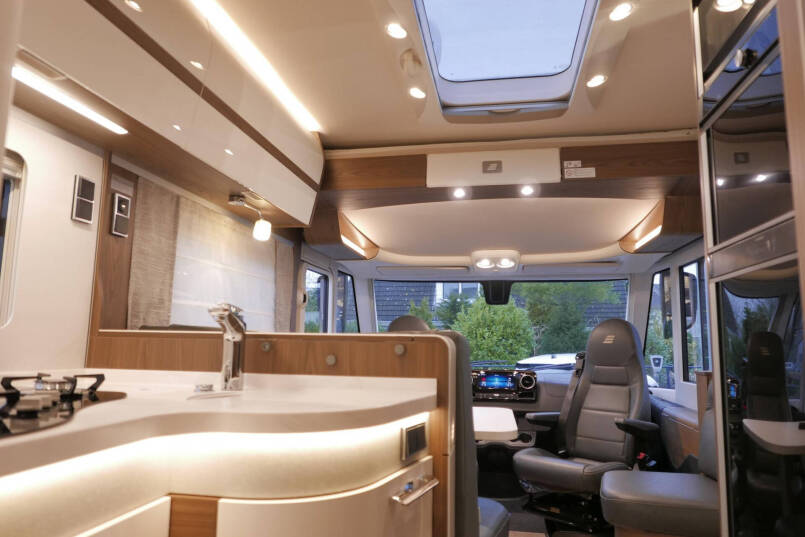Hymer BML-I 790 MasterLine | Queensbed | Levelsysteem | Hefbed | Lithium | 59