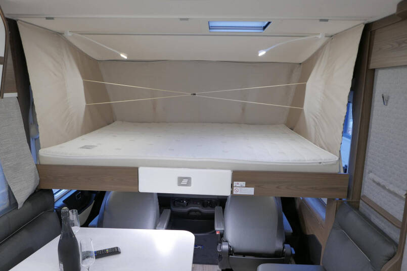 Hymer BML-I 790 MasterLine | Queensbed | Levelsysteem | Hefbed | Lithium | 62