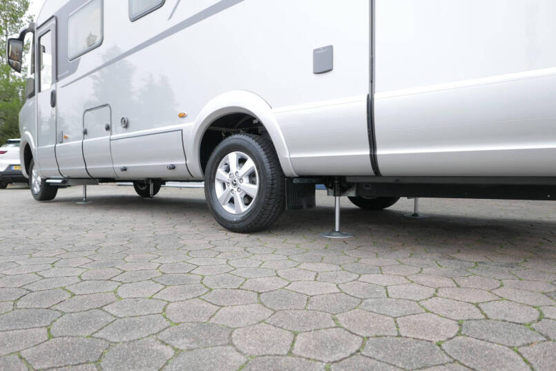 Hymer BML-I 790 MasterLine | Queensbed | Levelsysteem | Hefbed | Lithium | 6