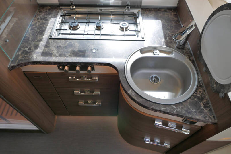 Hymer B-SL 704 SupremeLine Automaat | Luchtvering | Levelsysteem | Airco 38