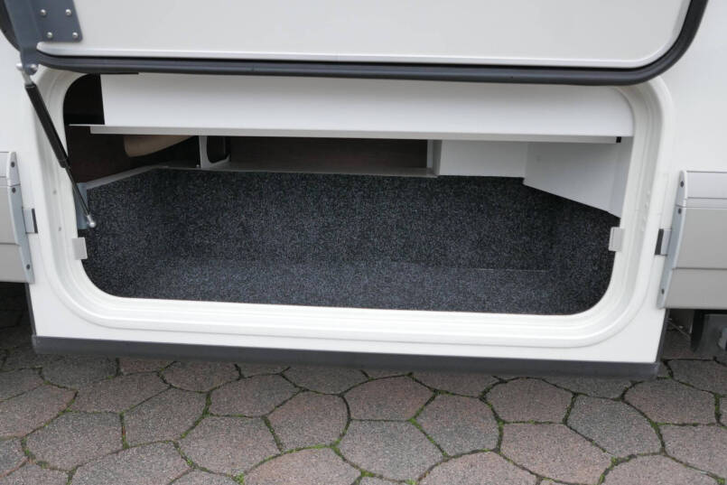 Carthago Chic C-Line I 5.0 QB L | Levelsysteem | Bovenkastjes | Queensbed 14