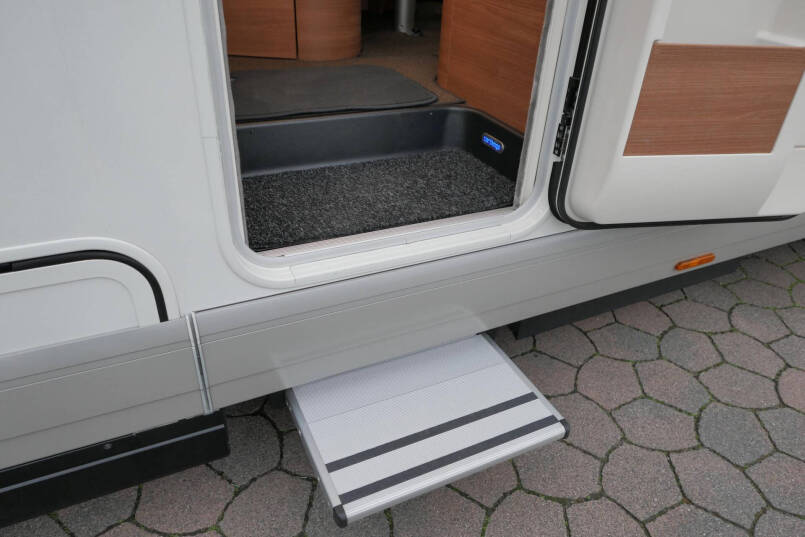 Carthago Chic C-Line I 5.0 QB L | Levelsysteem | Bovenkastjes | Queensbed 18