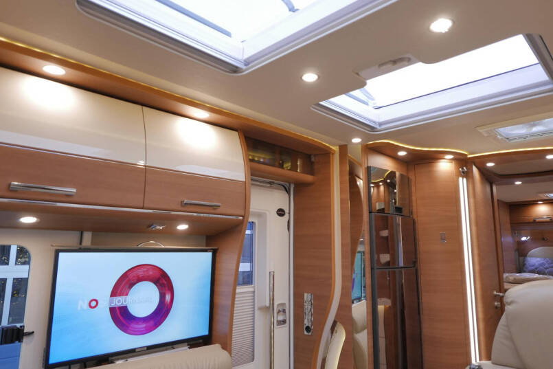 Carthago Chic C-Line I 5.0 QB L | Levelsysteem | Bovenkastjes | Queensbed 33