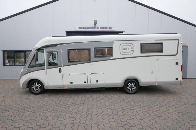 Carthago Chic C-Line I 5.0 QB L | Levelsysteem | Bovenkastjes | Queensbed 3