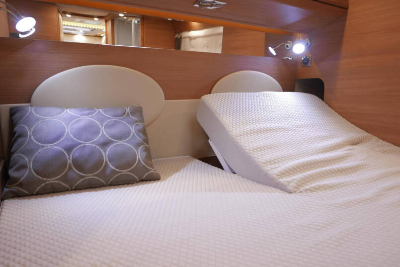Carthago Chic C-Line I 5.0 QB L | Levelsysteem | Bovenkastjes | Queensbed 51