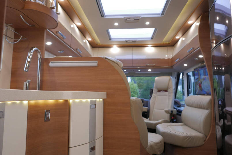 Carthago Chic C-Line I 5.0 QB L | Levelsysteem | Bovenkastjes | Queensbed 65