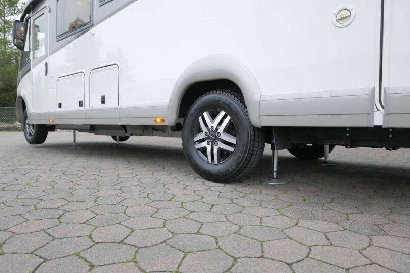 Carthago Chic C-Line I 5.0 QB L | Levelsysteem | Bovenkastjes | Queensbed 6