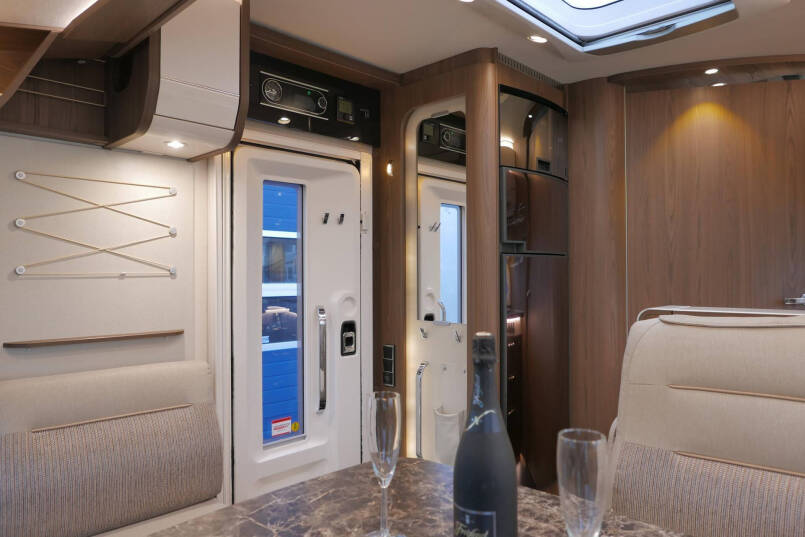 Hymer B-SL 704 SupremeLine | 180 PK AUTOMAAT | Levelsysteem | Airco 30