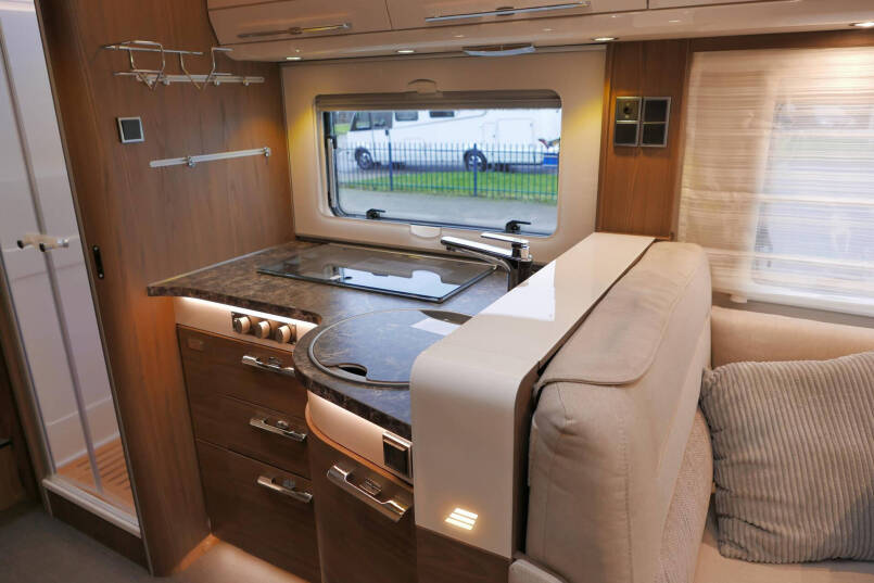 Hymer B-SL 704 SupremeLine | 180 PK AUTOMAAT | Levelsysteem | Airco 33