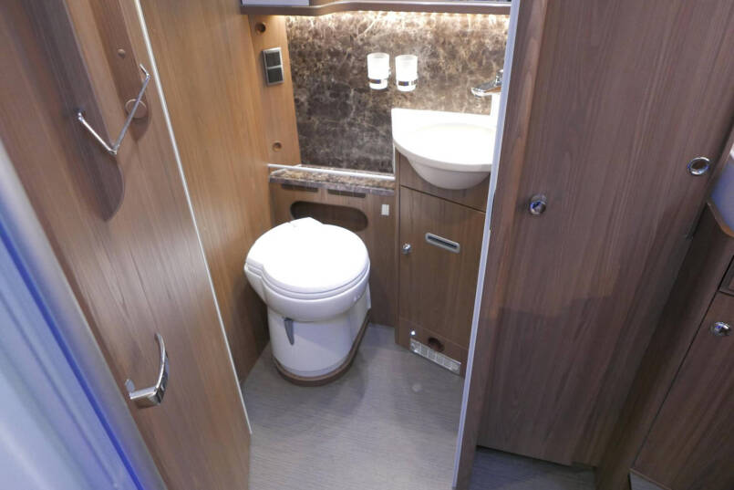Hymer B-SL 704 SupremeLine | 180 PK AUTOMAAT | Levelsysteem | Airco 45