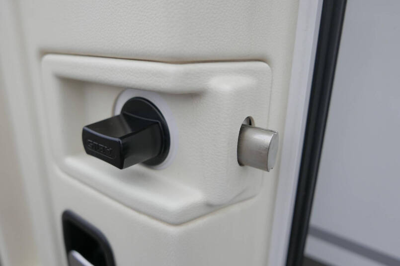 Hymer T 678 CL | Levelsysteem | 3.0 Automaat | AL-KO maxi | Enkele bedden | Zonnepaneel 17