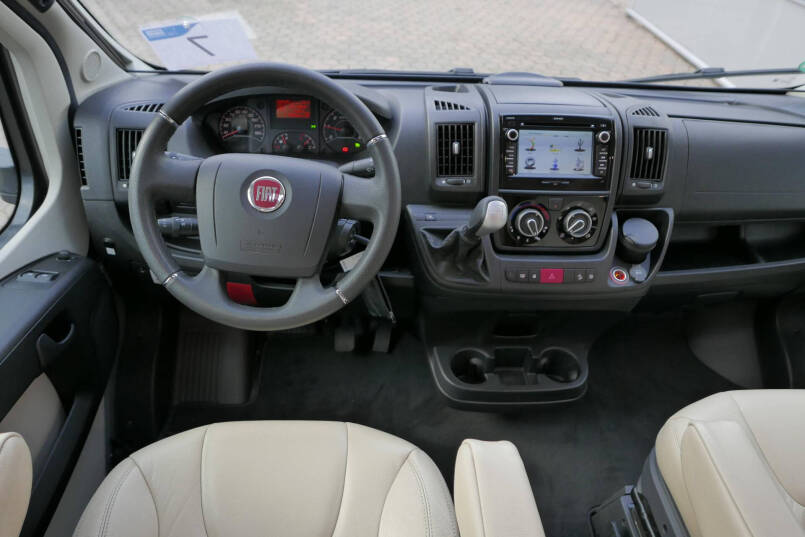 Hymer T 678 CL | Levelsysteem | 3.0 Automaat | AL-KO maxi | Enkele bedden | Zonnepaneel 20