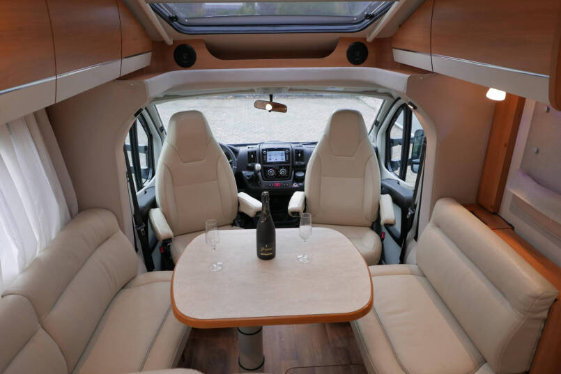 Hymer T 678 CL | Levelsysteem | 3.0 Automaat | AL-KO maxi | Enkele bedden | Zonnepaneel 22