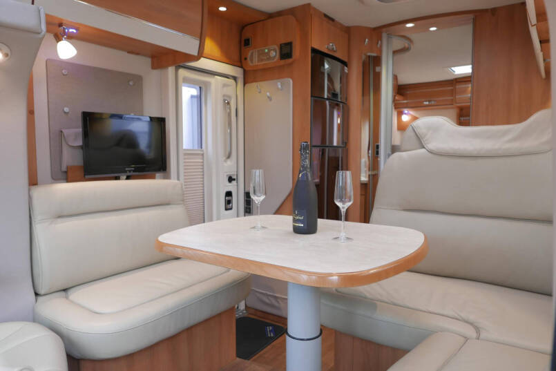 Hymer T 678 CL | Levelsysteem | 3.0 Automaat | AL-KO maxi | Enkele bedden | Zonnepaneel 26