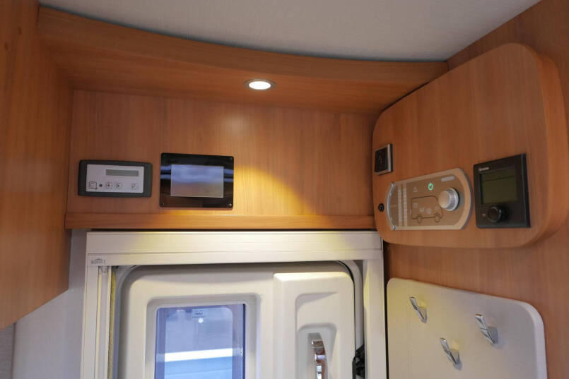 Hymer T 678 CL | Levelsysteem | 3.0 Automaat | AL-KO maxi | Enkele bedden | Zonnepaneel 30