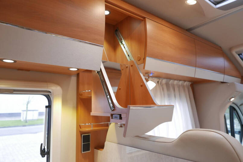Hymer T 678 CL | Levelsysteem | 3.0 Automaat | AL-KO maxi | Enkele bedden | Zonnepaneel 33
