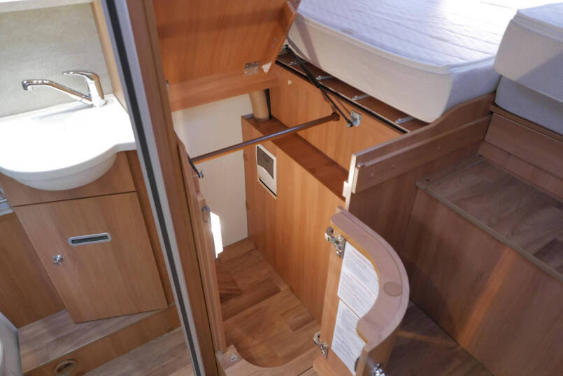 Hymer T 678 CL | Levelsysteem | 3.0 Automaat | AL-KO maxi | Enkele bedden | Zonnepaneel 39