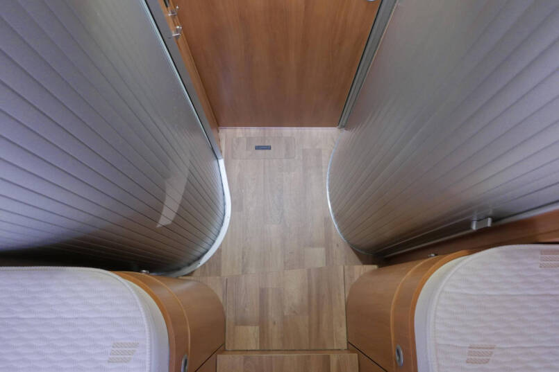 Hymer T 678 CL | Levelsysteem | 3.0 Automaat | AL-KO maxi | Enkele bedden | Zonnepaneel 43