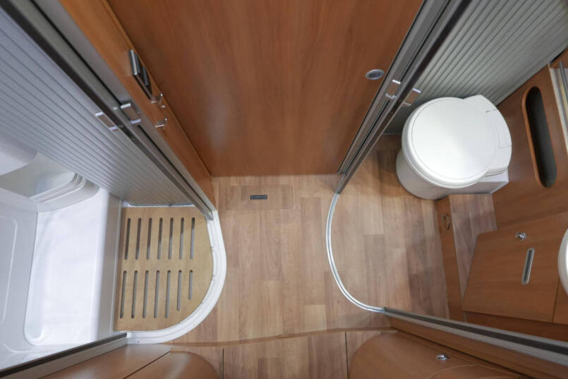 Hymer T 678 CL | Levelsysteem | 3.0 Automaat | AL-KO maxi | Enkele bedden | Zonnepaneel 44
