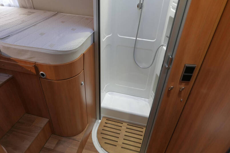 Hymer T 678 CL | Levelsysteem | 3.0 Automaat | AL-KO maxi | Enkele bedden | Zonnepaneel 46