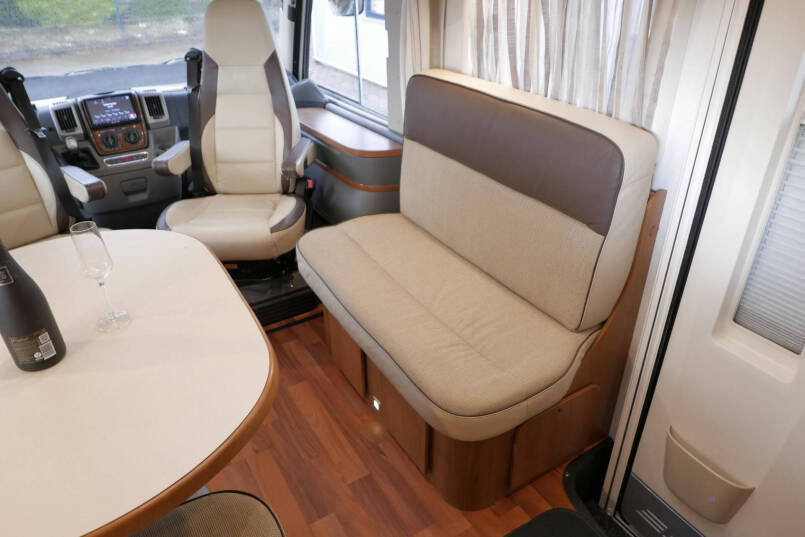 Hymer B 654 SL Lang Star Edition | 3.0 158 pk | Automaat | Airco 32
