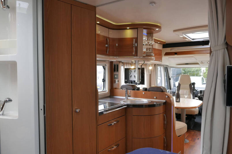 Hymer B 654 SL Lang Star Edition | 3.0 158 pk | Automaat | Airco 49