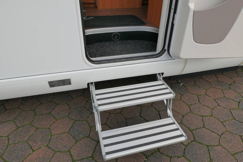 Hymer T 704 SL 180 PK | Automaat | Levelsysteem | Enkele bedden 15