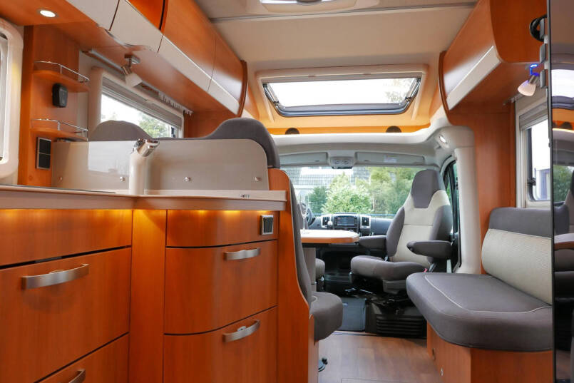 Hymer T 704 SL 180 PK | Automaat | Levelsysteem | Enkele bedden 42