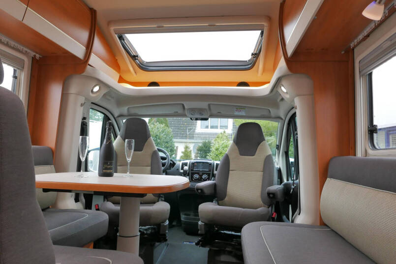 Hymer T 704 SL 180 PK | Automaat | Levelsysteem | Enkele bedden 43