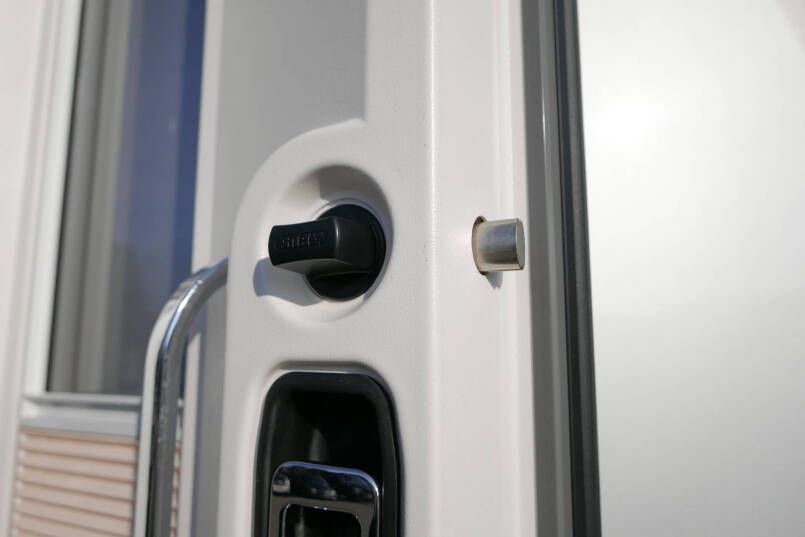 Hymer BMC-I 550 ModernComfort | Mercedes | Bovenkastjes | Dwarsbed | 13
