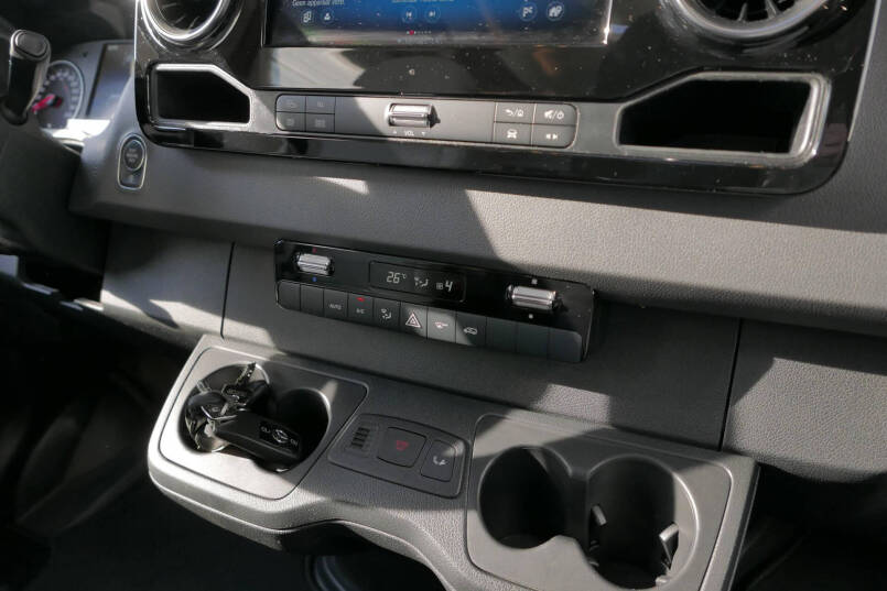 Hymer BMC-I 550 ModernComfort | Mercedes | Bovenkastjes | Dwarsbed | 21