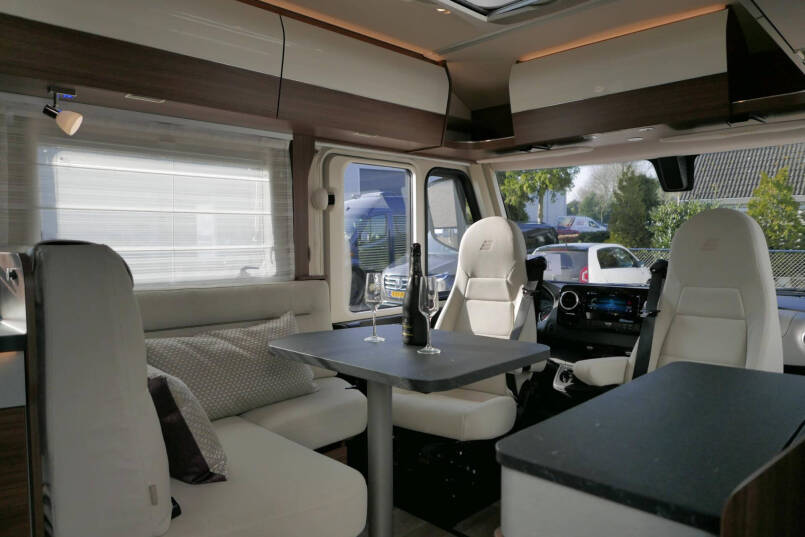 Hymer BMC-I 550 ModernComfort | Mercedes | Bovenkastjes | Dwarsbed | 27