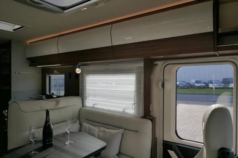 Hymer BMC-I 550 ModernComfort | Mercedes | Bovenkastjes | Dwarsbed | 34