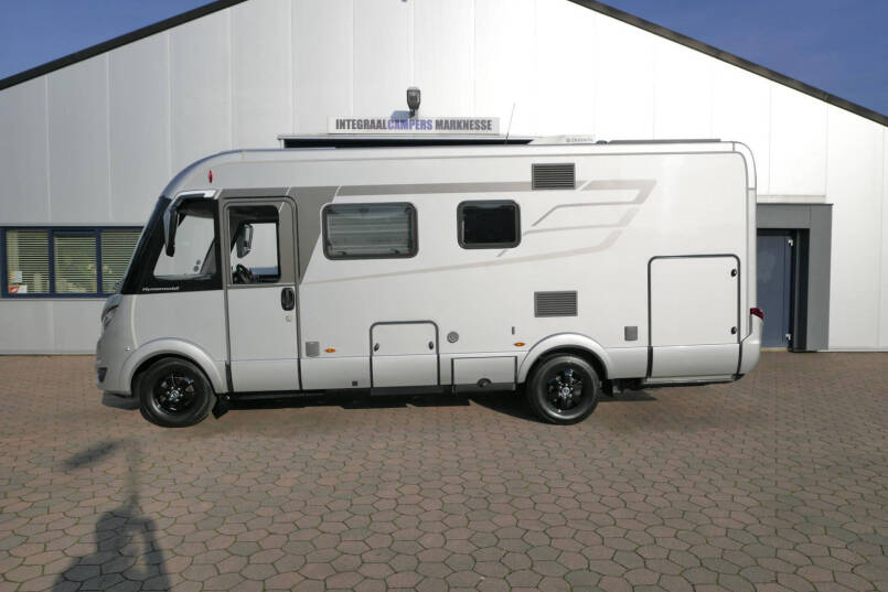 Hymer BMC-I 550 ModernComfort | Mercedes | Bovenkastjes | Dwarsbed | 3