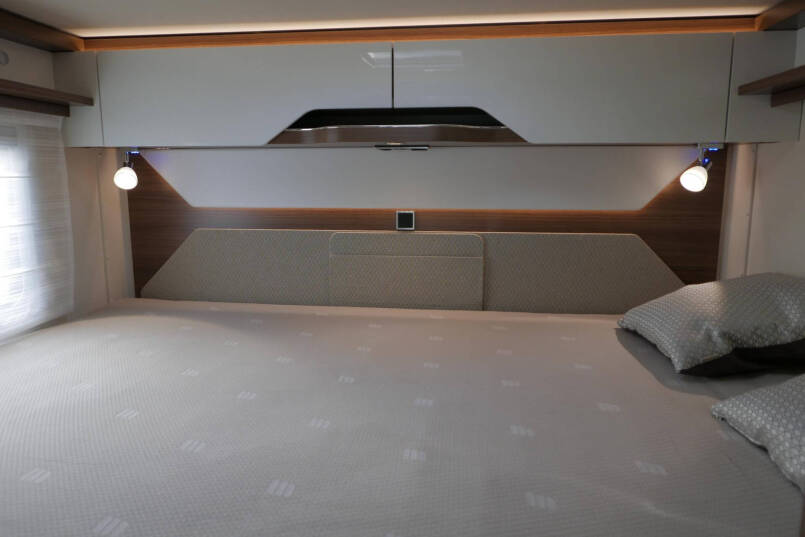 Hymer BMC-I 550 ModernComfort | Mercedes | Bovenkastjes | Dwarsbed | 47