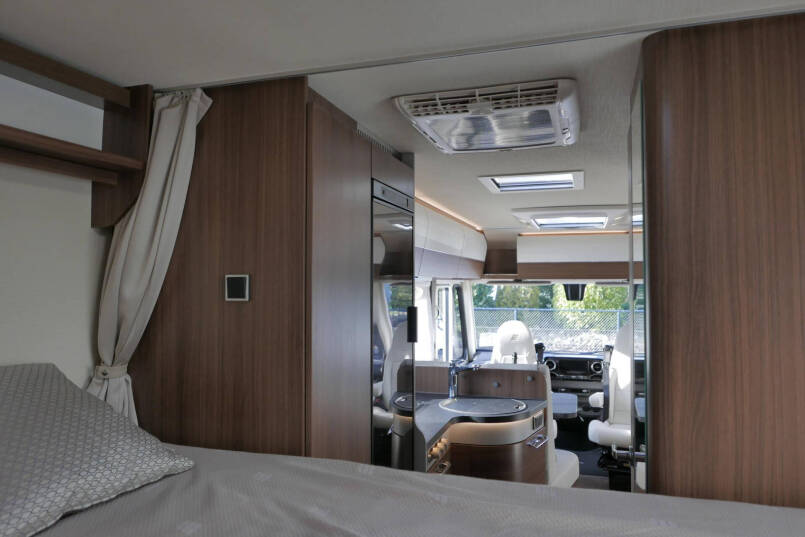 Hymer BMC-I 550 ModernComfort | Mercedes | Bovenkastjes | Dwarsbed | 50