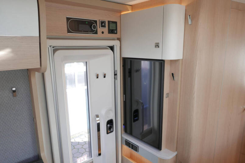 Hymer BMC-T 600 WhiteLine | Mercedes | Levelsysteem | Lithium | Airco 32