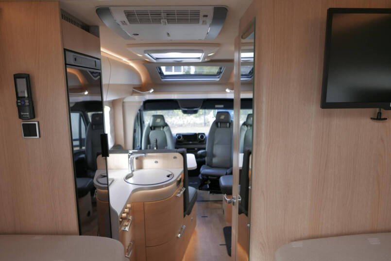 Hymer BMC-T 600 WhiteLine | Mercedes | Levelsysteem | Lithium | Airco 45