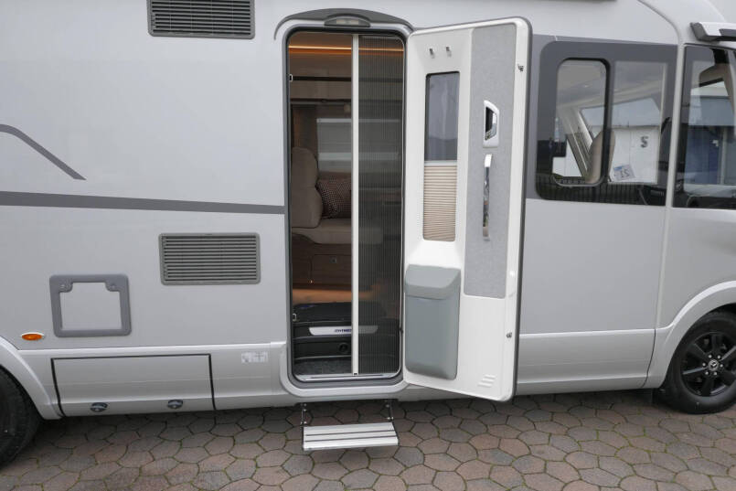 Hymer BML-I 790 MasterLine | Luchtvering | Levelsysteem | Bovenkastjes | 15