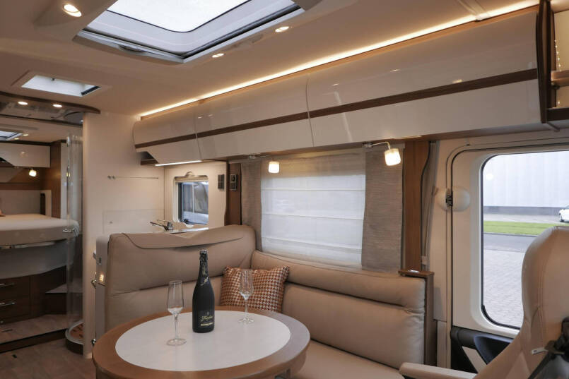 Hymer BML-I 790 MasterLine | Luchtvering | Levelsysteem | Bovenkastjes | 29