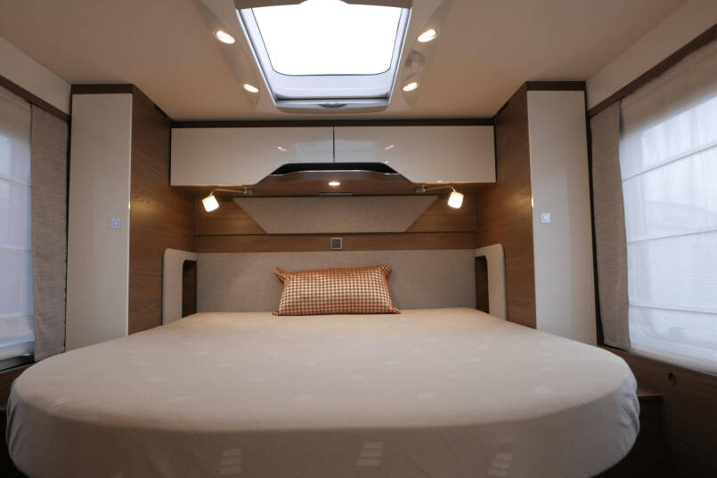 Hymer BML-I 790 MasterLine | Luchtvering | Levelsysteem | Bovenkastjes | 43