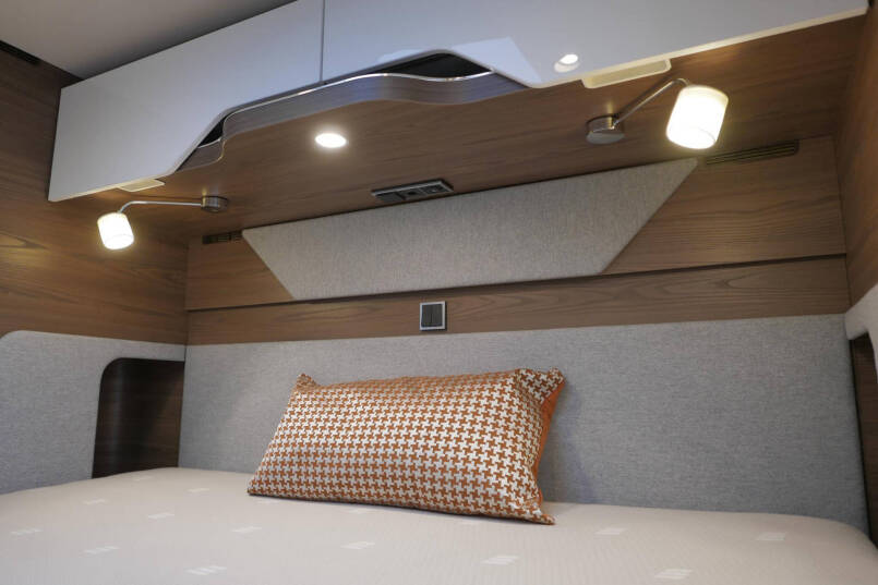 Hymer BML-I 790 MasterLine | Luchtvering | Levelsysteem | Bovenkastjes | 44