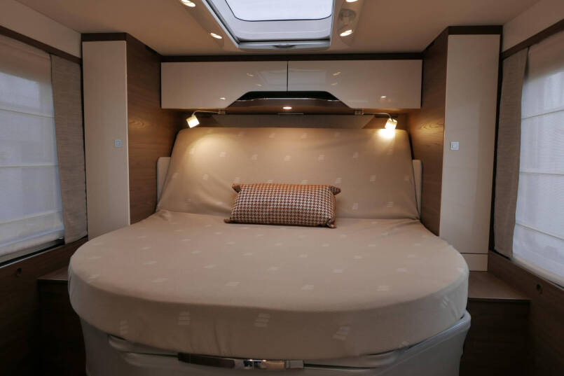 Hymer BML-I 790 MasterLine | Luchtvering | Levelsysteem | Bovenkastjes | 45