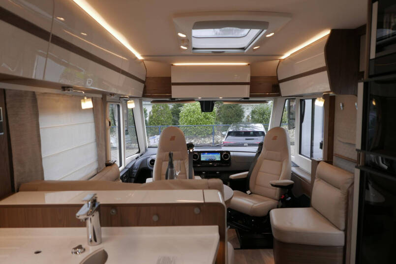 Hymer BML-I 790 MasterLine | Luchtvering | Levelsysteem | Bovenkastjes | 57