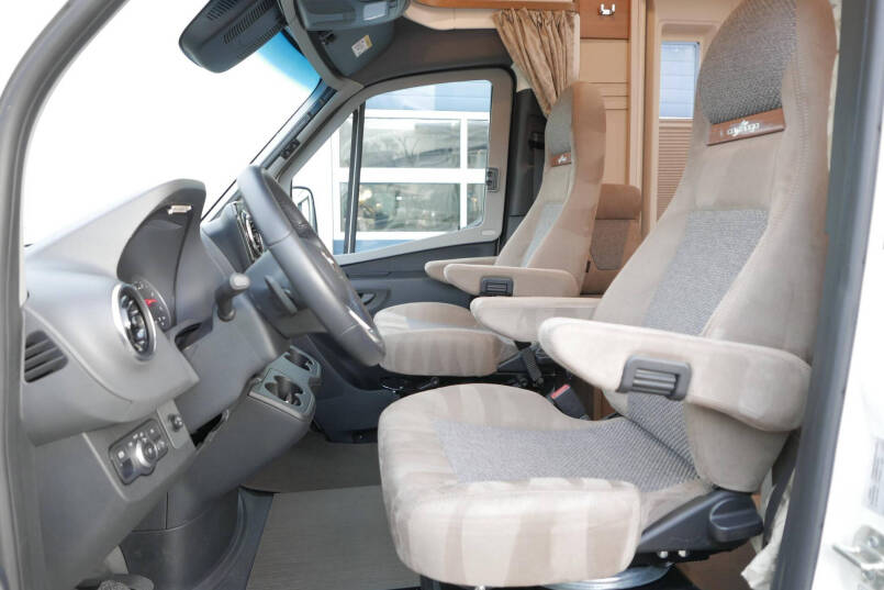 Carthago C-Tourer 143 LE | Mercedes | Enkele bedden | AL-KO maxi | 170 pk 19