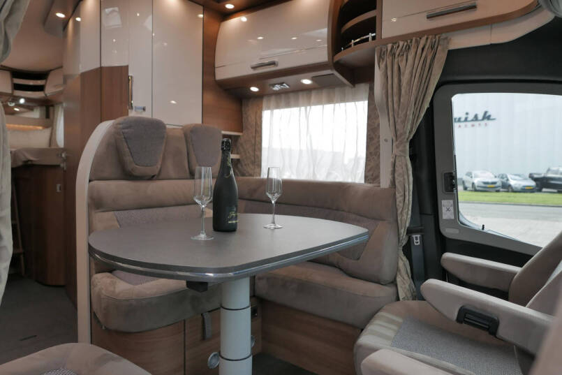 Carthago C-Tourer 143 LE | Mercedes | Enkele bedden | AL-KO maxi | 170 pk 29